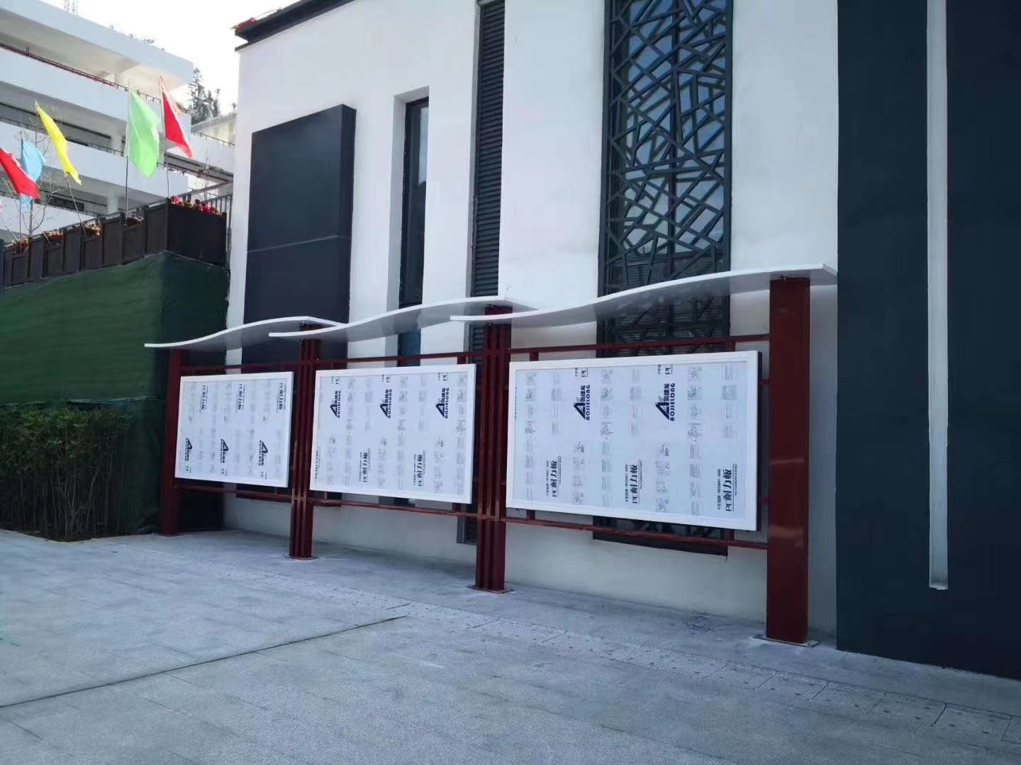 昆山广告公告栏施工设计制作,厂家直接安装一条。